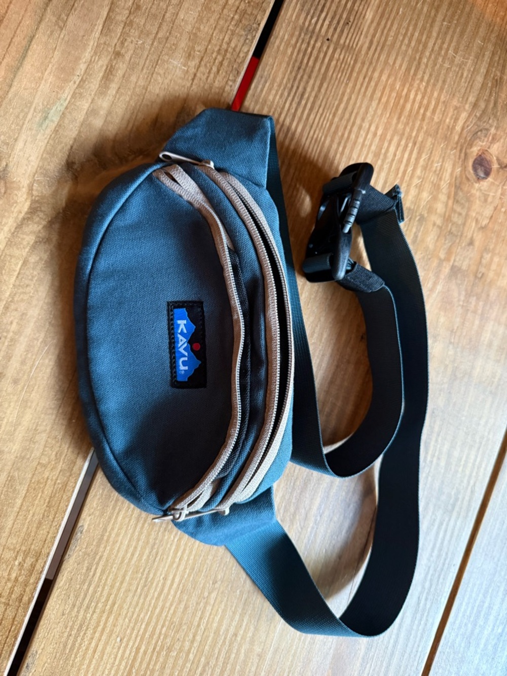 Kavu Blue Teal Belt Bag with Tan Zippers